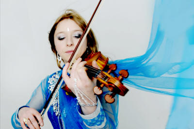 Solo Violinist - Amy