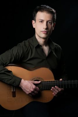 Guitarist - Andreas in Frome, Somerset