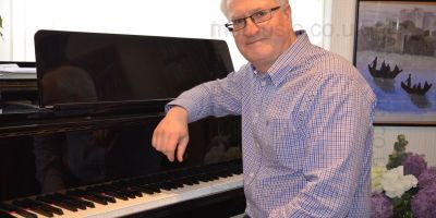 Kerry - Solo Piano in Coventry, the West Midlands
