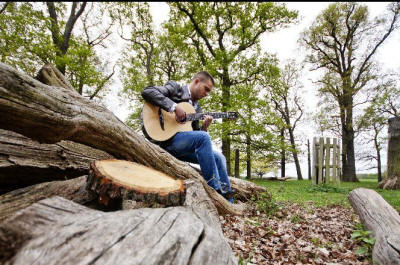 Alan - guitarist Guitarist who plays in Cambridgeshire, Essex and East Midlans, playing in the woods