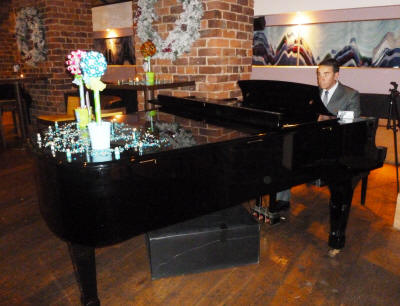 Pianist  - Jay Pianist who plays in Merseyside, Greater Manchester and Lancashire plays grand piano 