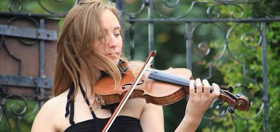 Alison, Folk Violinist