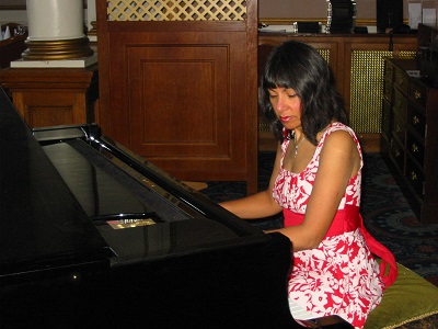 Jazz Pianist - Yasmine